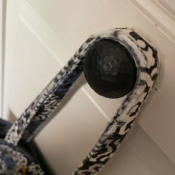 Vera Bradley Tote Retired Canterberry Cobalt. - Picture 5 of 7